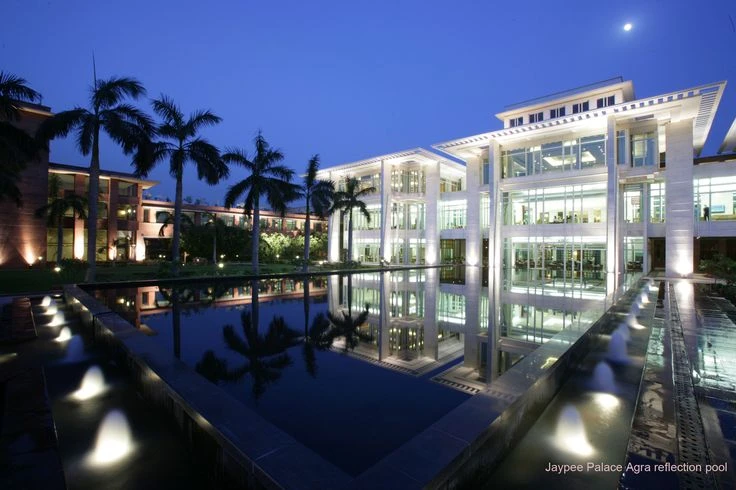 Hotel Clarks Shiraz Agra