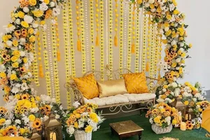 floral-haldi-decor