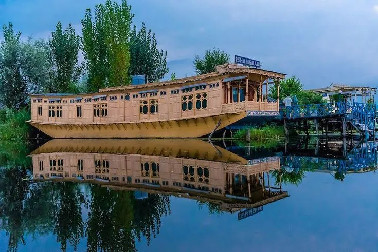 LaLiT Grand Palace Srinagar wedding venue