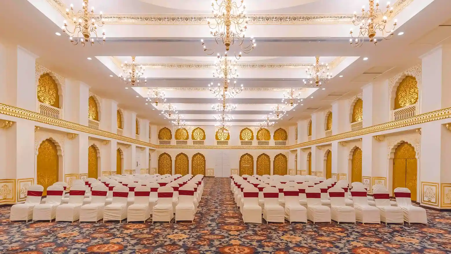 Chomu Palace Jaipur - Grand Banquet Hall with Chandeliers